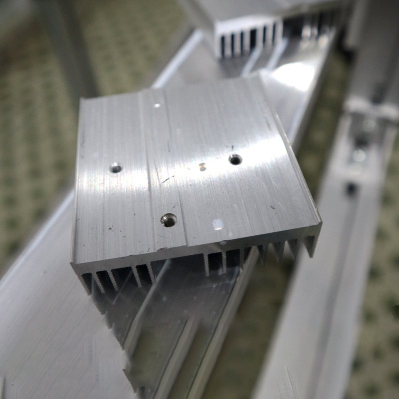 Aluminum Heatsink Drilling, Tapping, Cutting, and Chamfering Completed in One Process